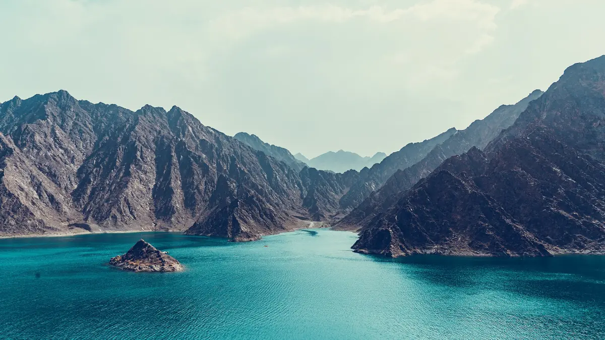 The Hatta reservoir among bare mountains